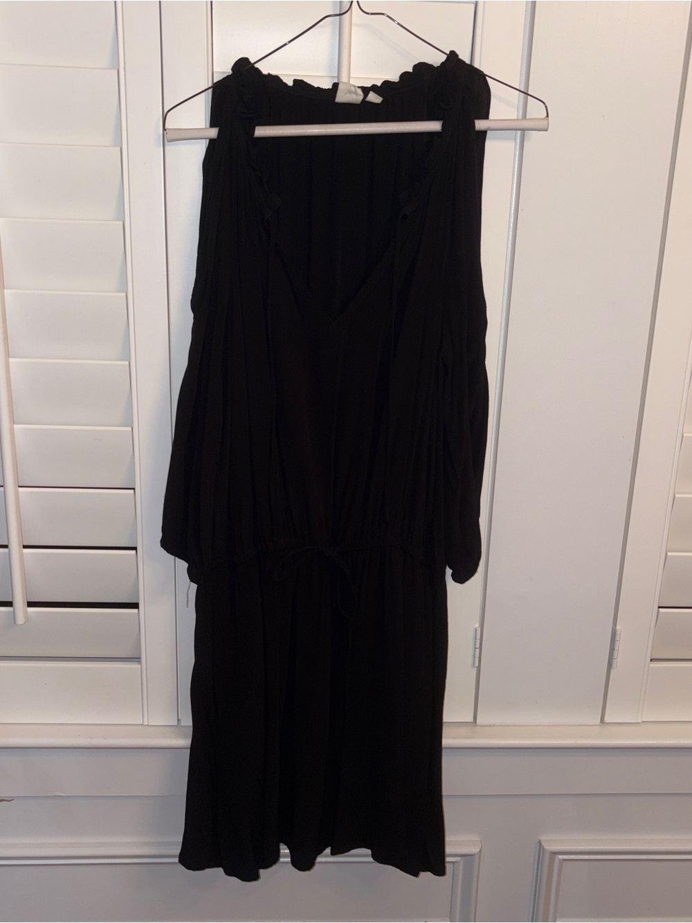 Women’s Black Cold Shoulder Dress Size: M